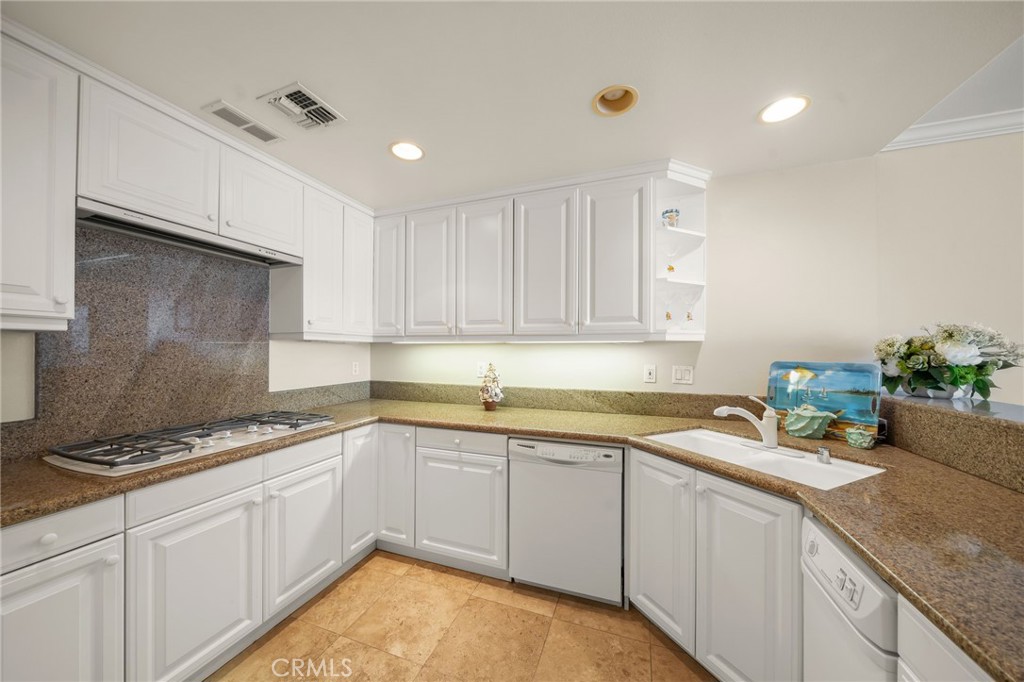 Alamitos Beach (AB) - Residential Lease