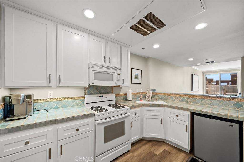 Alamitos Beach (AB) - Residential Lease