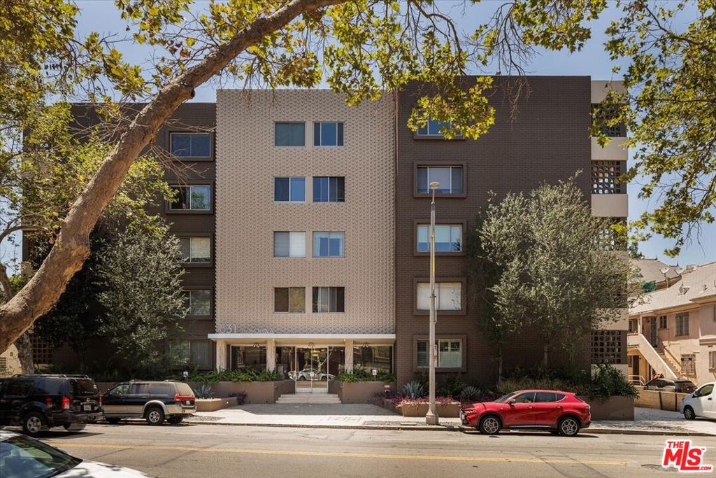 531 N Rossmore Avenue 204, Los Angeles CA 90004