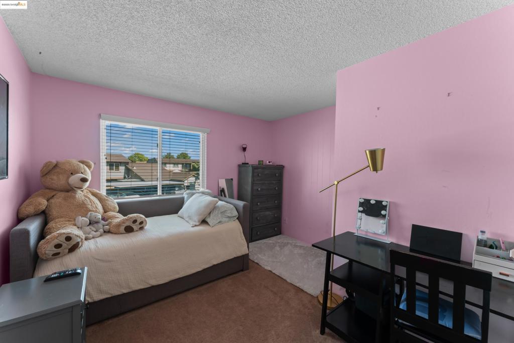 GENTRY COURT - Residential
