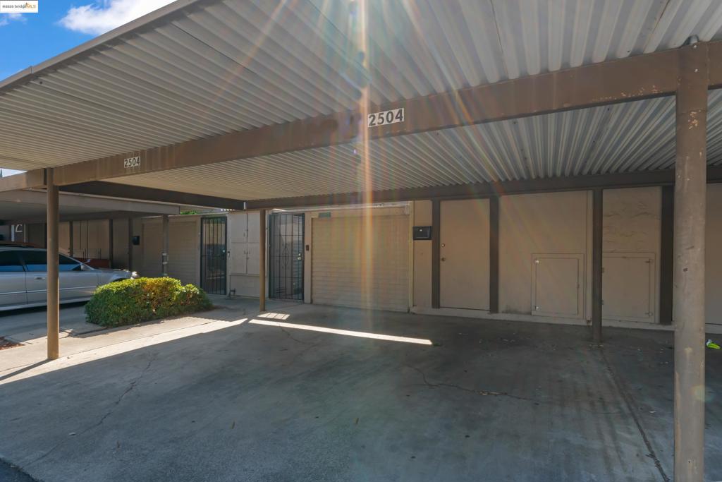 GENTRY COURT - Residential
