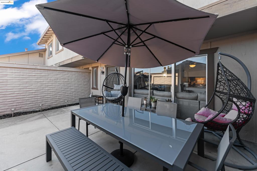 GENTRY COURT - Residential