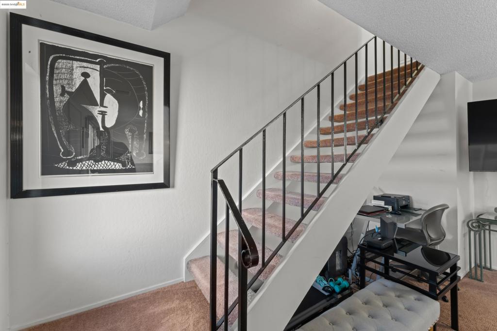GENTRY COURT - Residential