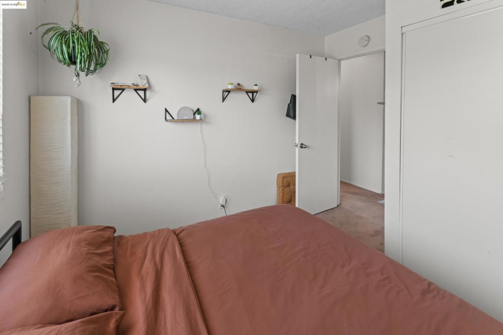 GENTRY COURT - Residential