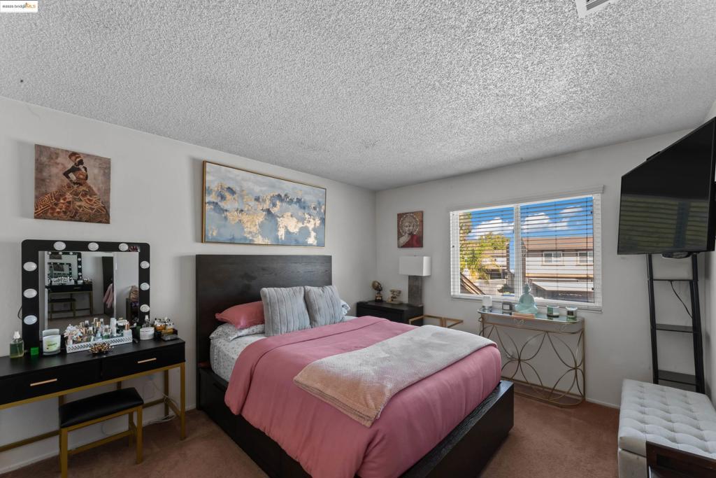 GENTRY COURT - Residential