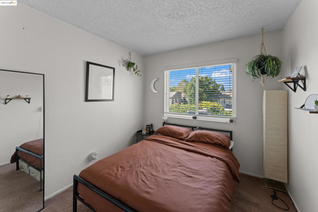 GENTRY COURT - Residential