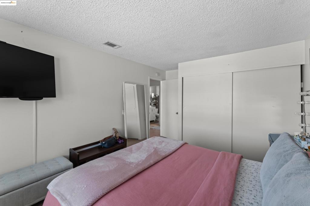 GENTRY COURT - Residential