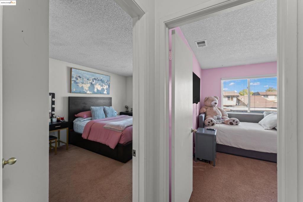 GENTRY COURT - Residential