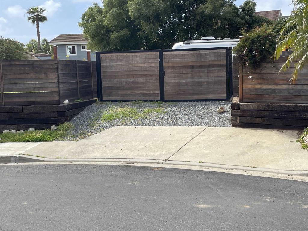 722 Piedras Oro Calle