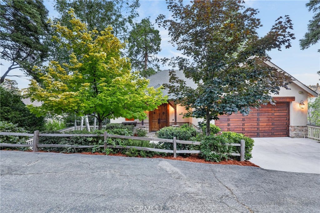 27360 Elmwood