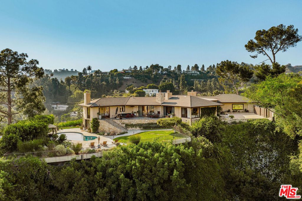Photo of 1131 Miradero Road, Beverly Hills, CA 90210 (MLS # 26840609)