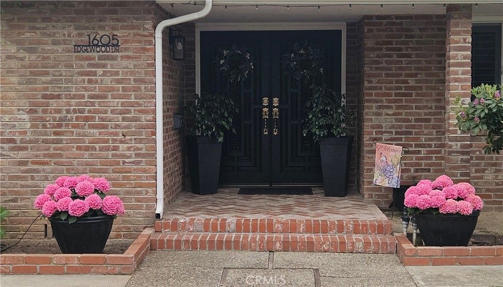 Photo of 1605 Edgewood Drive, Lodi, CA 95240 (MLS # OC25250219)