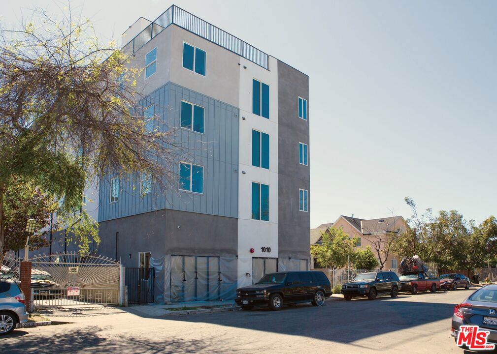 1010 E 25th Street