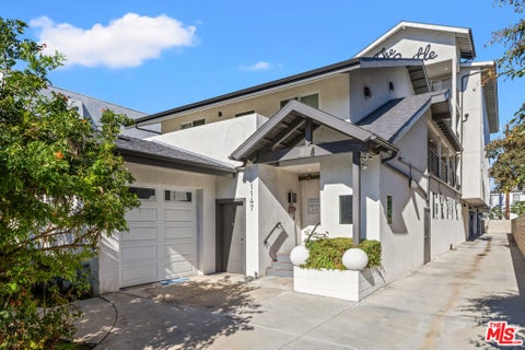 Photo of 1147 W 37th Street #4, Los Angeles, CA 90007 (MLS # 26104749)