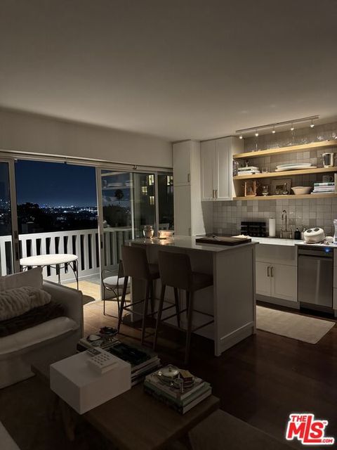 Photo of 999 N Doheny Drive #406, West Hollywood, CA 90069 (MLS # 26858609)