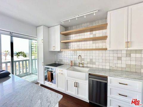 Photo of 999 N Doheny Drive #406, West Hollywood, CA 90069 (MLS # 26858609)