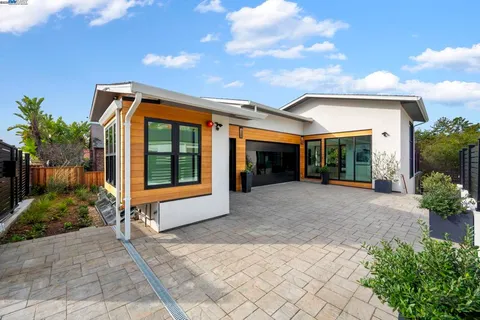 5883 Margarido Dr, Oakland, CA 94618 - MLS#: 41086848