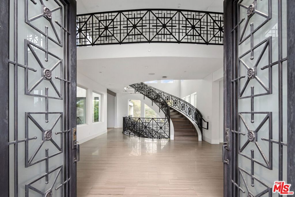 2112 Rocky View Road