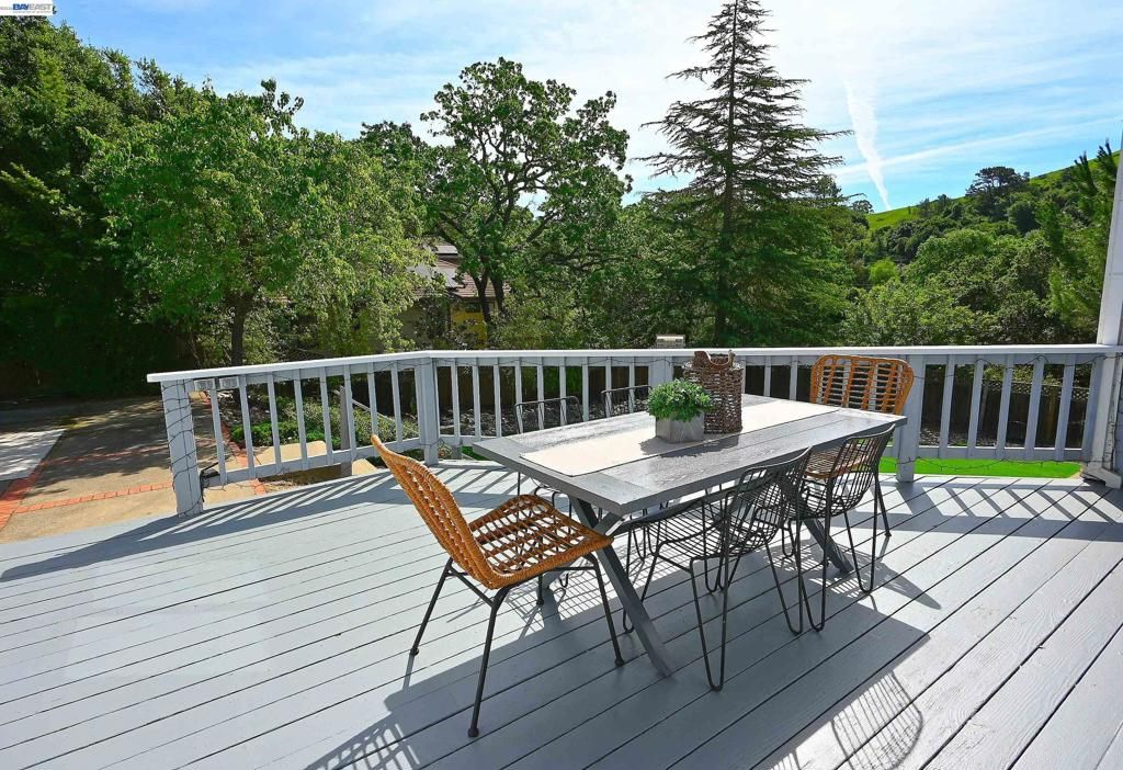 Photo of 16 McNamara Ln Ln, Martinez, CA 94553 (MLS # 41128825)