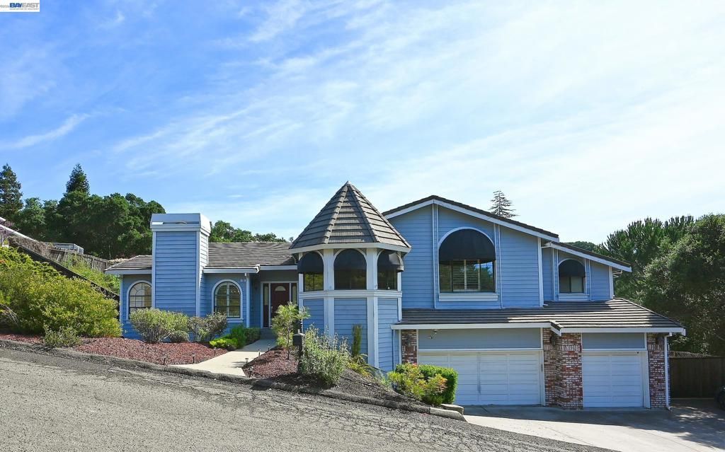 Photo of 16 McNamara Ln Ln, Martinez, CA 94553 (MLS # 41128825)