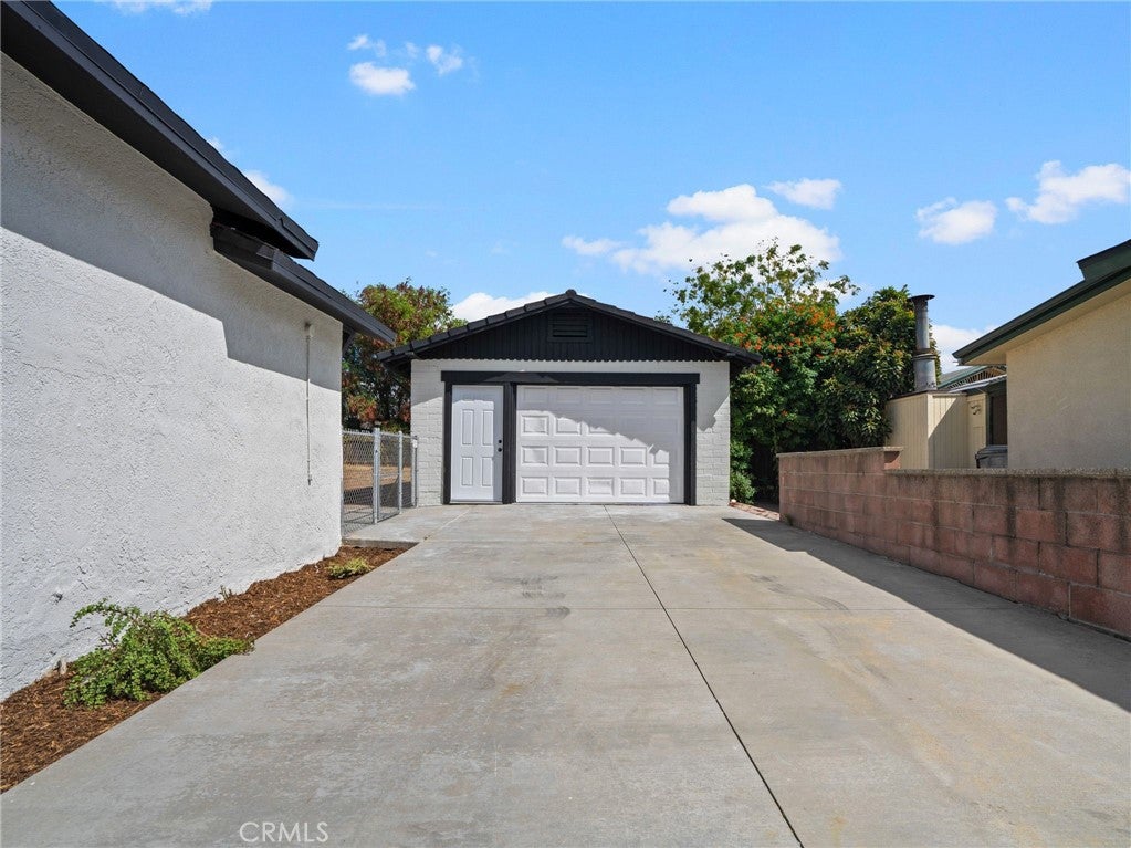 7121 Vine