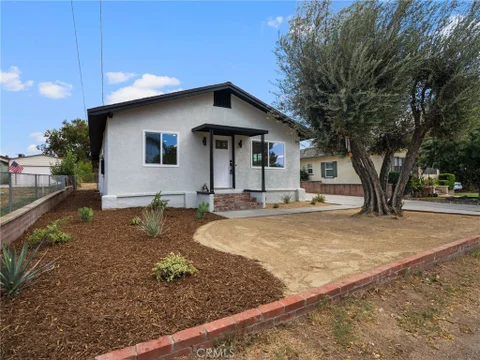 MLS: TR26212909
