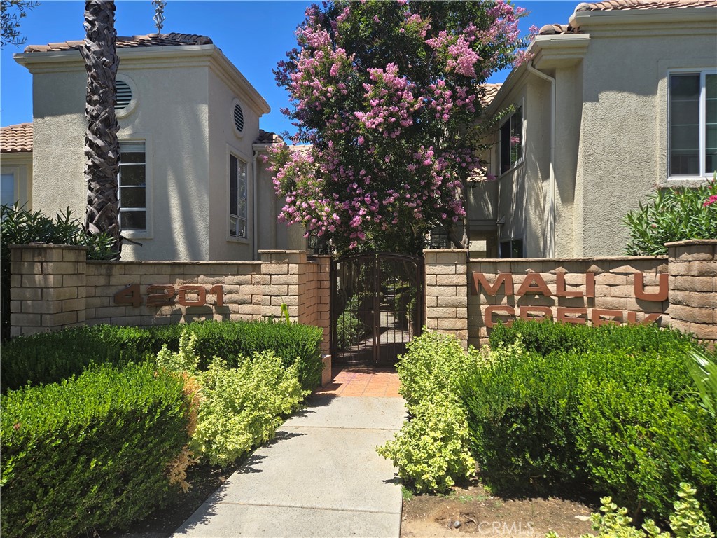 Welcome to Malibu Creek — Gated Condo with Modern Upgrades, Covered Parking, and Resort-Style Amenities
Experience comfort, style, and convenience in this beautifully updated 2-bedroom, 2-bath condo located in the quiet, gated community of Malibu Creek. This meticulously maintained home features fresh interior paint in a soft, neutral palette and brand-new flooring throughout, creating a bright and welcoming atmosphere.
The upgraded kitchen boasts brand-new stainless steel appliances, including a gas range, refrigerator, and dishwasher. Granite countertops, natural wood cabinetry, and a large farmhouse-style sink offer both functionality and timeless charm. The open-concept living area is enhanced with a smart thermostat and flows seamlessly into the spacious dining and lounging spaces.
The primary suite offers a walk-in closet and a private en suite bath with modern finishes. The second bedroom is light-filled and generously sized, with easy access to a sleek and stylish second bathroom. For added convenience, enjoy an in-unit stacked washer and dryer.
This unit includes two covered carport parking spaces and ample guest parking throughout the community — perfect for entertaining or hosting visitors with ease.
Residents of Malibu Creek enjoy a peaceful, walkable setting with lush landscaping and access to a sparkling pool, spa, fitness center, and clubhouse with lounge and gym equipment. Located within the award-winning Las Virgenes Unified School District and just minutes from Malibu beaches, hiking trails, parks, and everyday conveniences — including shopping, dining, and the 101 freeway — this home offers the best of SoCal living.
Don’t miss this opportunity to lease a move-in ready home in one of the area’s most desirable communities.
