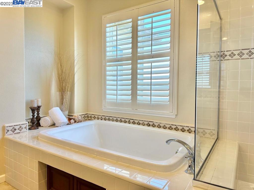 STONEBRAE COUNTRY CLUB - Residential