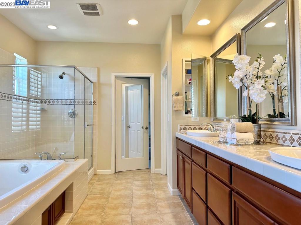 STONEBRAE COUNTRY CLUB - Residential