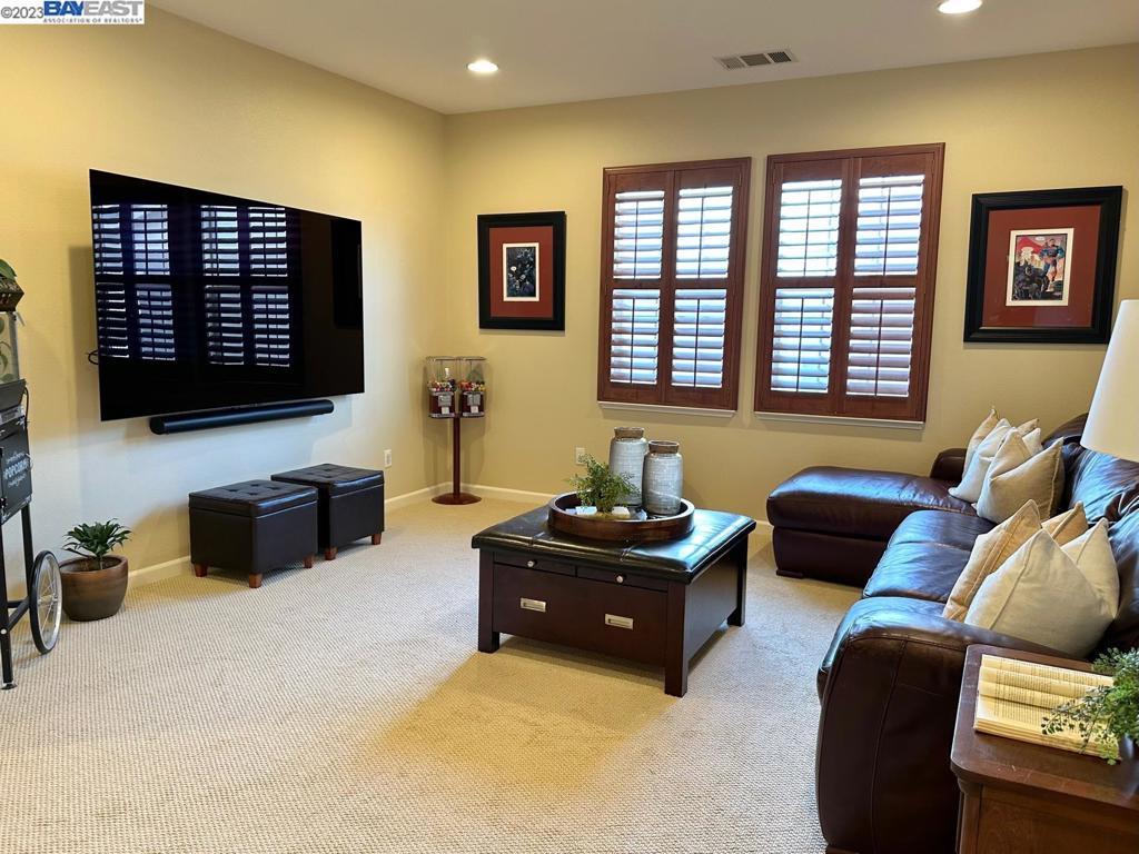 STONEBRAE COUNTRY CLUB - Residential