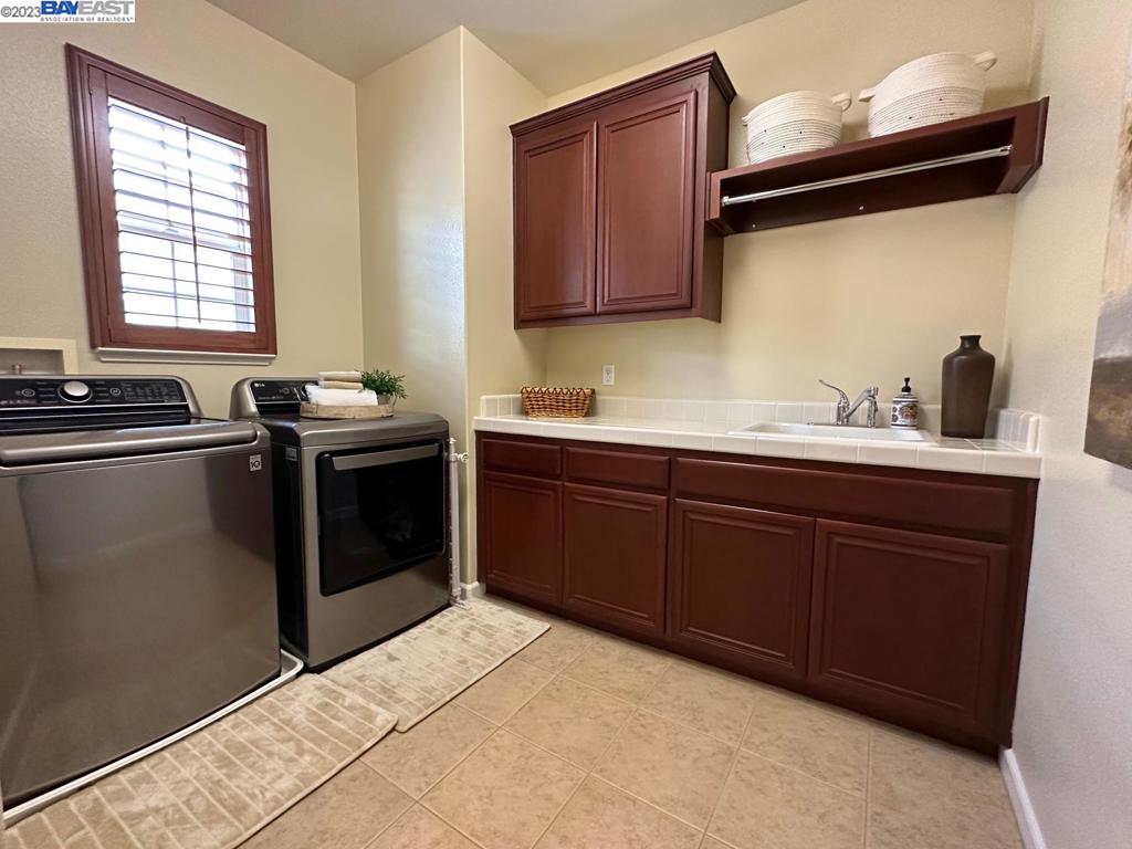 STONEBRAE COUNTRY CLUB - Residential