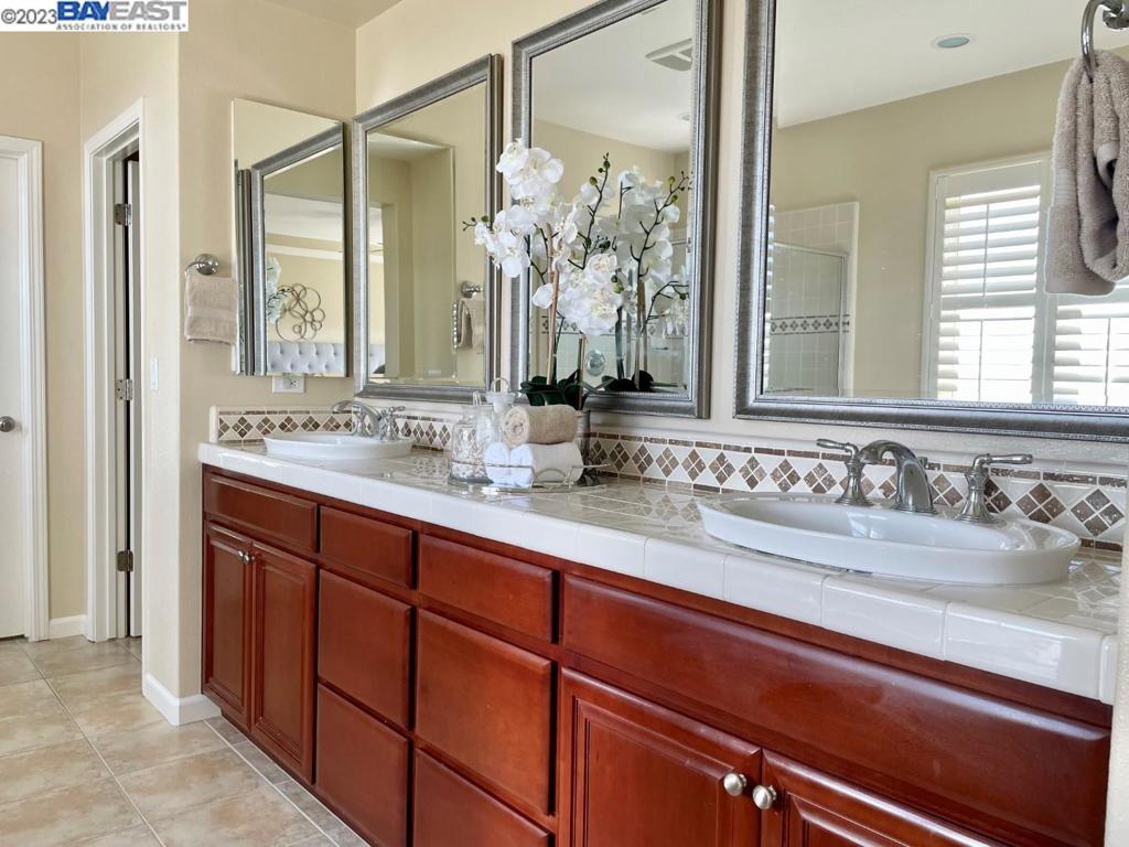 STONEBRAE COUNTRY CLUB - Residential