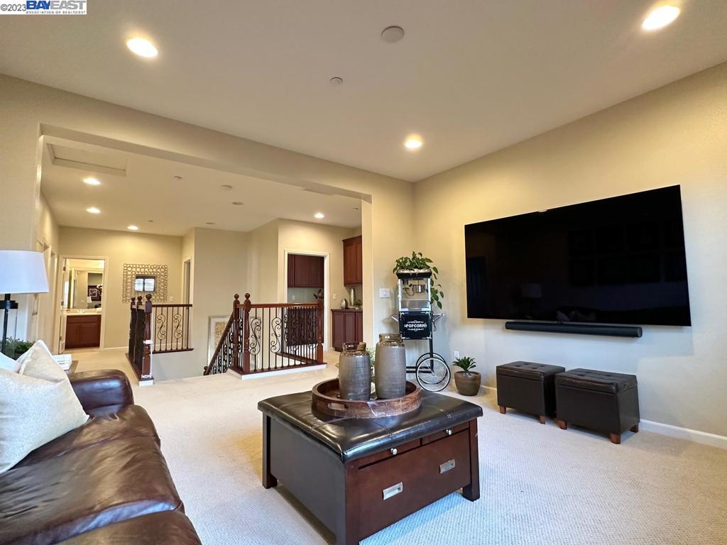 STONEBRAE COUNTRY CLUB - Residential