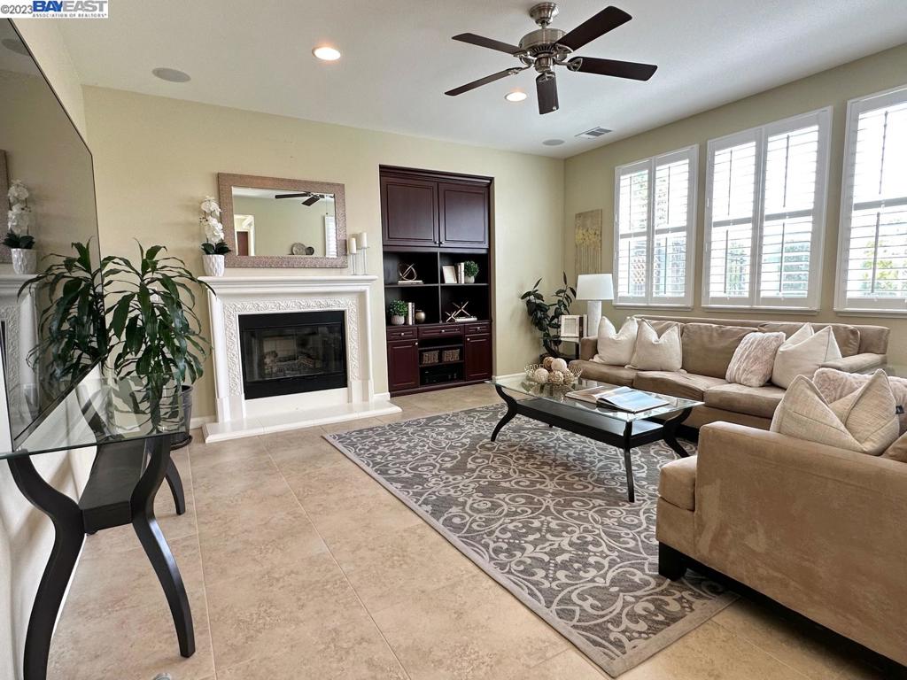 STONEBRAE COUNTRY CLUB - Residential