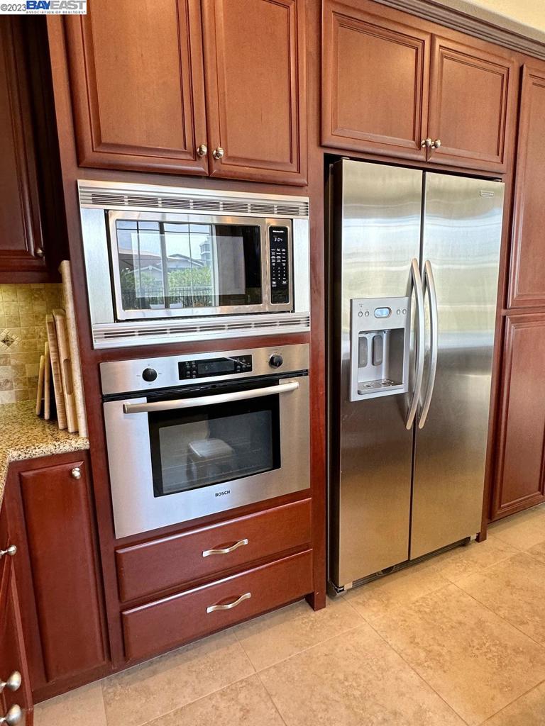 STONEBRAE COUNTRY CLUB - Residential