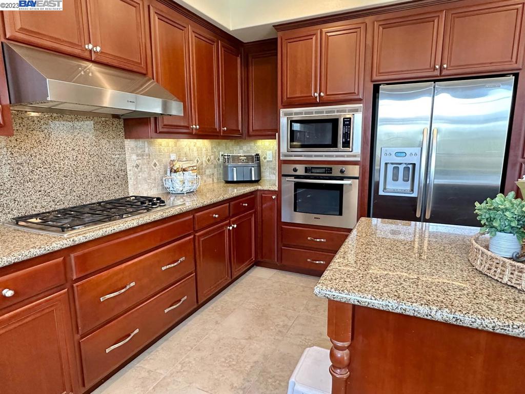 STONEBRAE COUNTRY CLUB - Residential