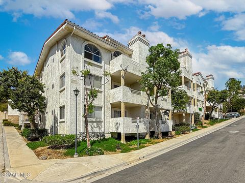 Photo of 2803 Antonio Drive #102, Camarillo, CA 93010 (MLS # 225004504) Photo of 2803 Antonio Drive #102, Camarillo, CA 93010 (MLS # 225004504)