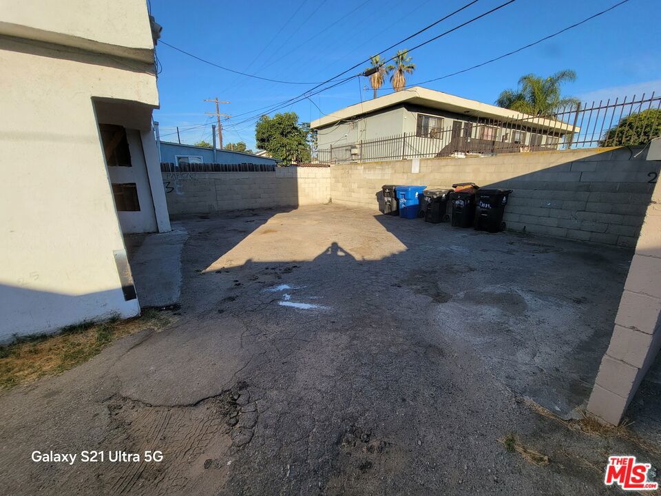 Properties 4 3834 Maple Avenue