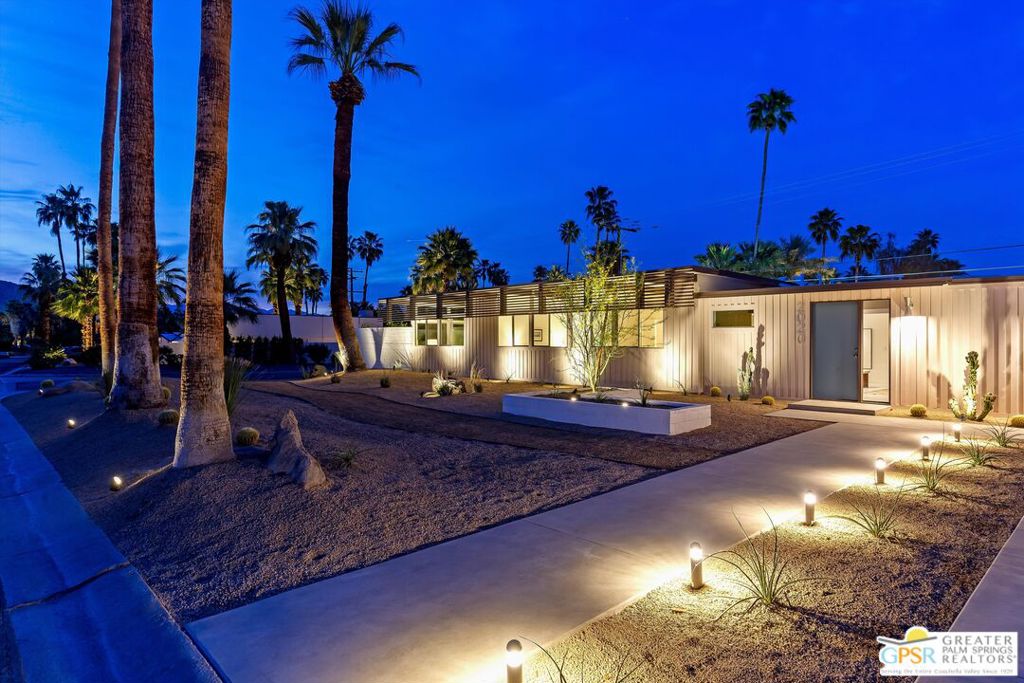 2020 S Navajo Drive