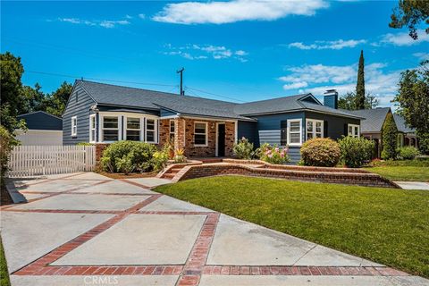 Photo of 1112 N Lowell ST, Santa Ana, CA 92703 (MLS # PW26099298)