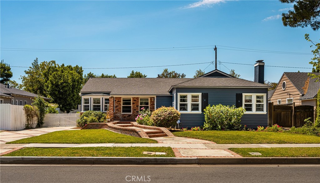 1112 N Lowell