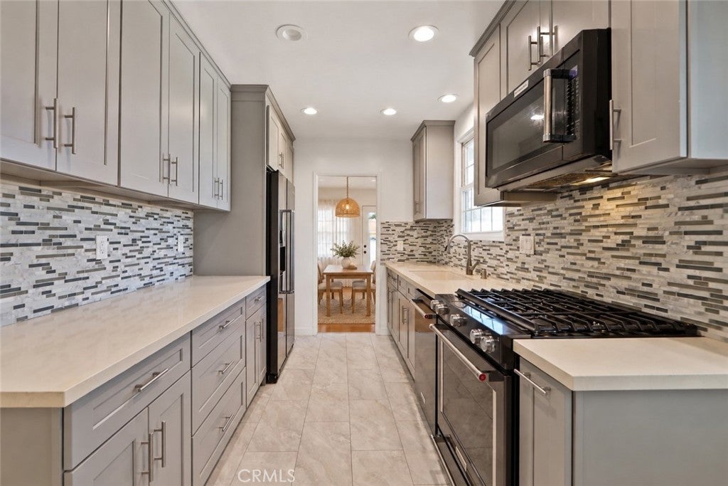 9013 Borson