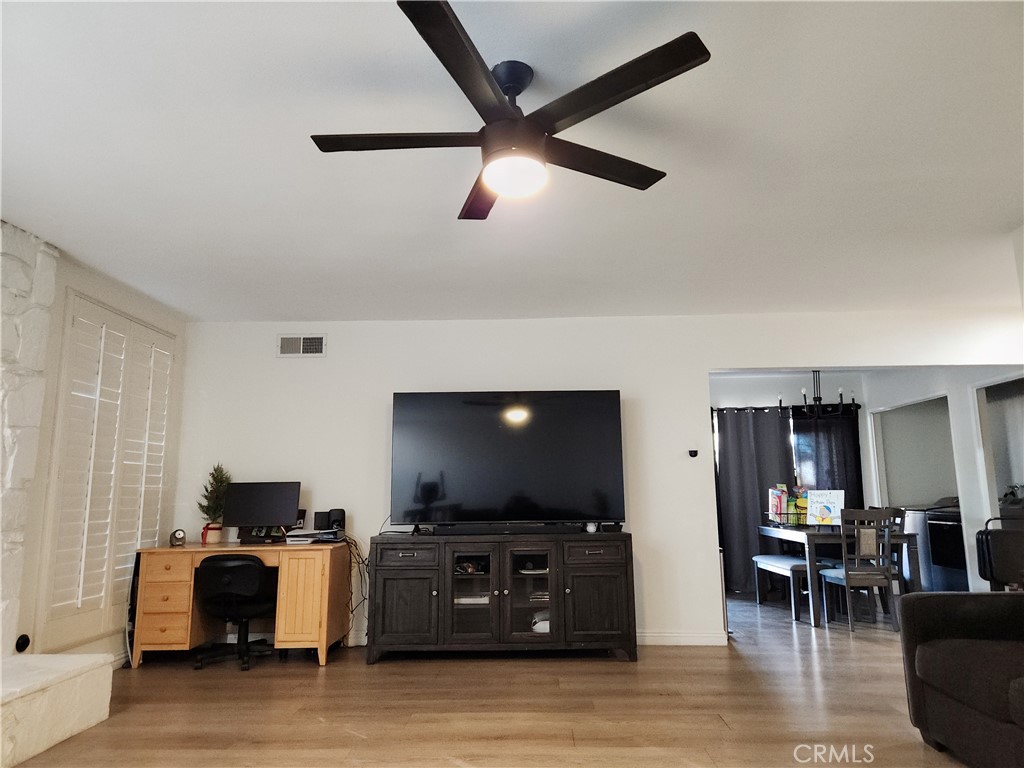 4918 Rosemead