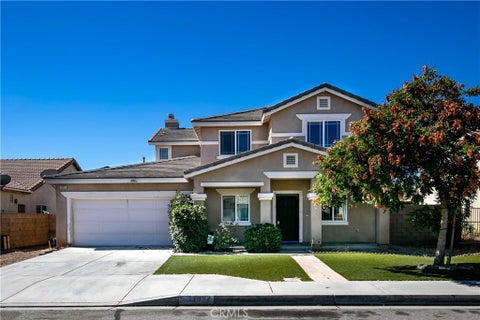 Photo of 3102 E Topaz LN, Lancaster, CA 93535 (MLS # SR26179100)