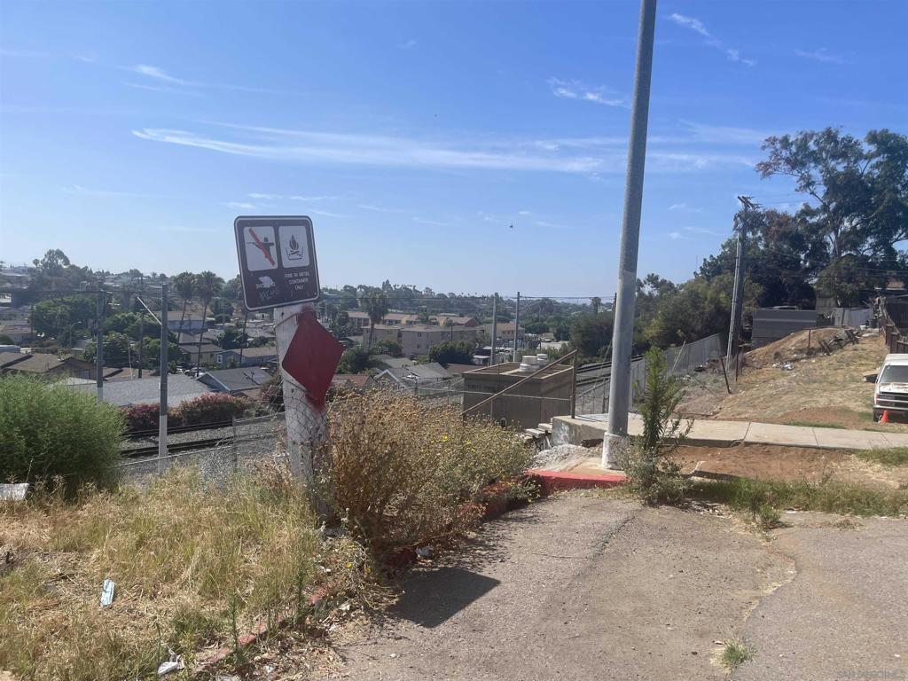 San Diego - Land
