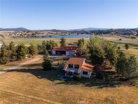 Photo of 49380 Sky Harbor Way, Aguanga, CA 92536 (MLS # SW26081482)