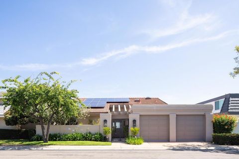 Photo of 2885 Caminito Merion, La Jolla, CA 92037 (MLS # NDP2603814)