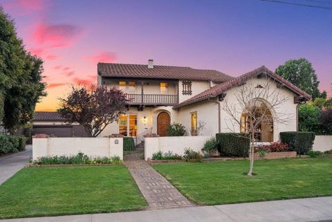 Photo of 65 Monte Vista Avenue, Watsonville, CA 95076 (MLS # ML82039527)