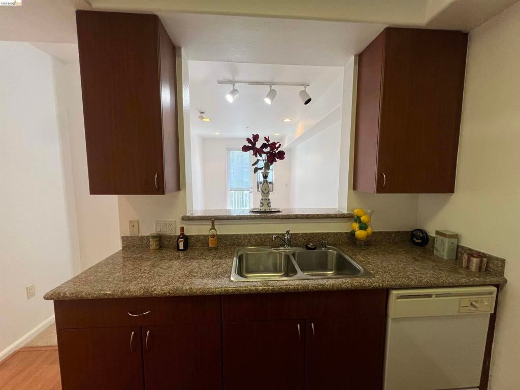 989 Franklin Street 506
