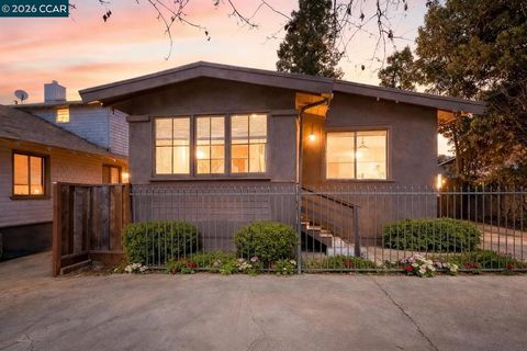 Photo of 2596 2596 Macarthur Blvd Blvd, Oakland, CA 94602 (MLS # 41122558)